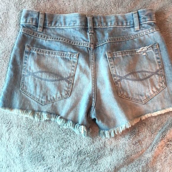 Abercrombie and Fitch sz 6 w28 high rise short/distressed/5pockets/frayed - Picture 5 of 15